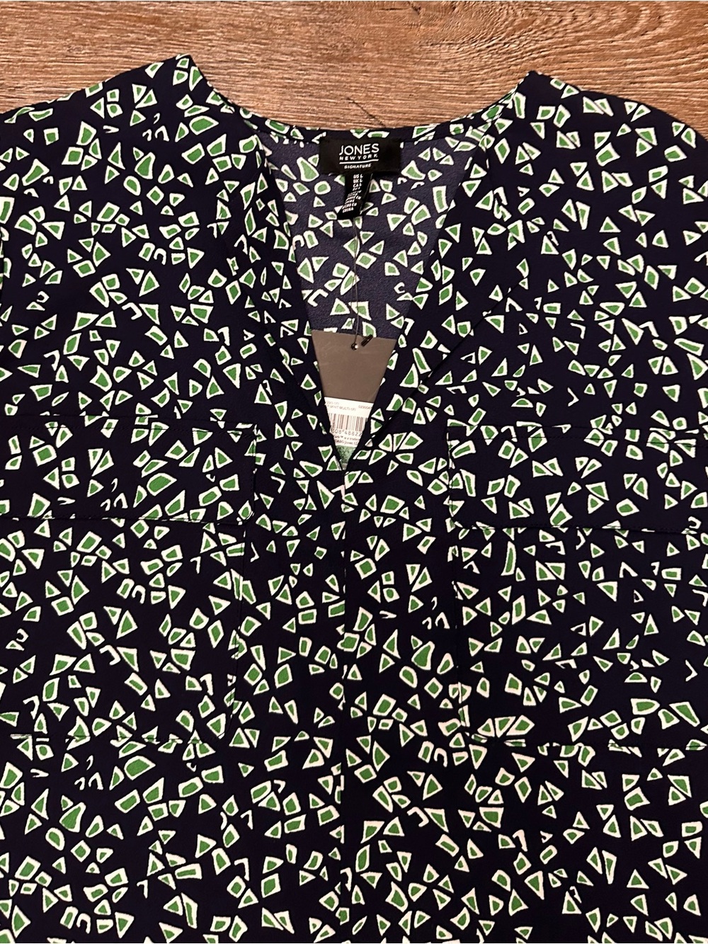 Jones New York Navy Blouse with Light Green Geometric Print - Picture 3 of 7